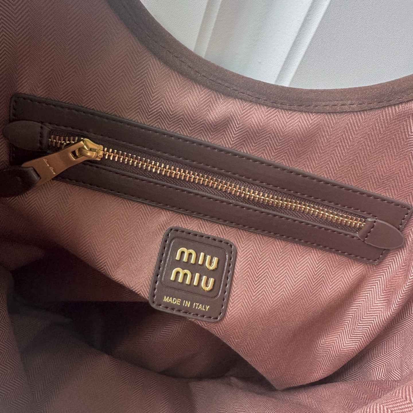 Miu Miu 24FW Suede Hobo Bag - Image 11