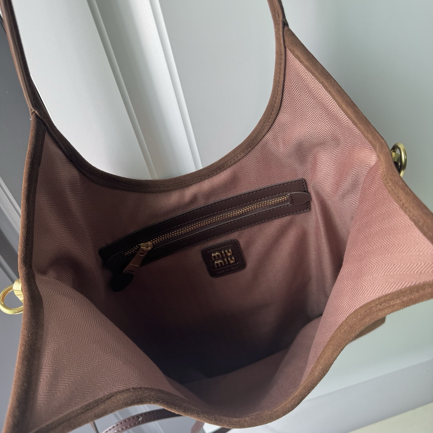Miu Miu 24FW Suede Hobo Bag - Image 12