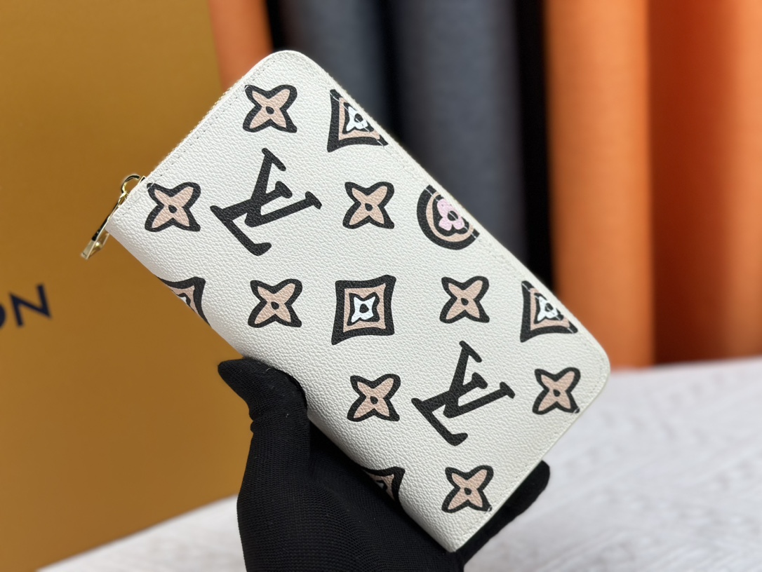 Louis Vuitton Zippy Wallet - Image 4