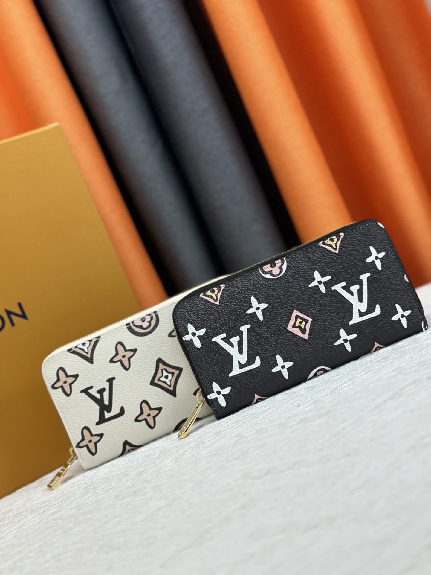 Louis Vuitton Zippy Wallet - Image 8