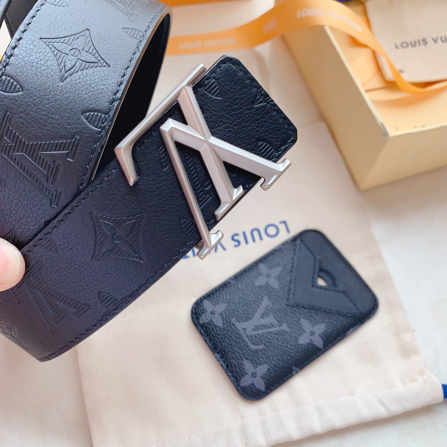 Louis Vuitton Signature Belt & Monogram Cardholder Gift Set - Image 5