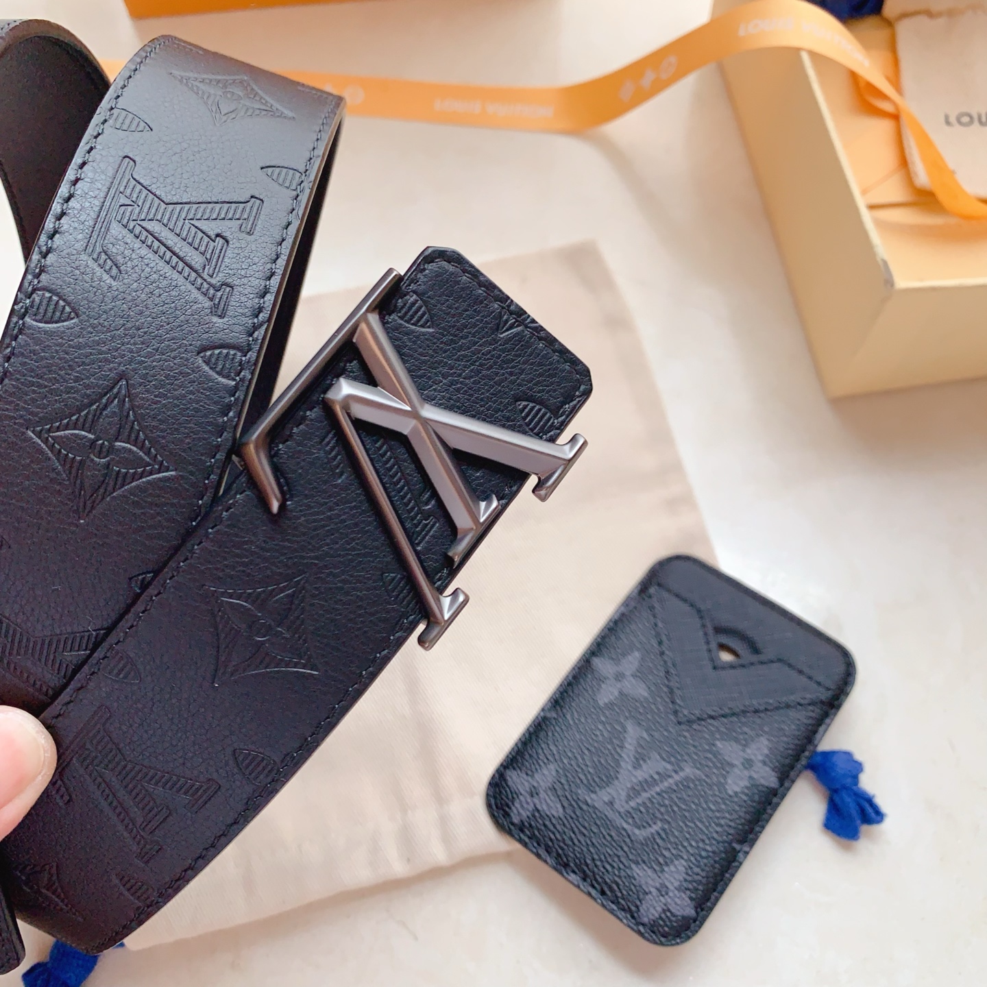 Louis Vuitton Signature Belt & Monogram Cardholder Gift Set - Image 6