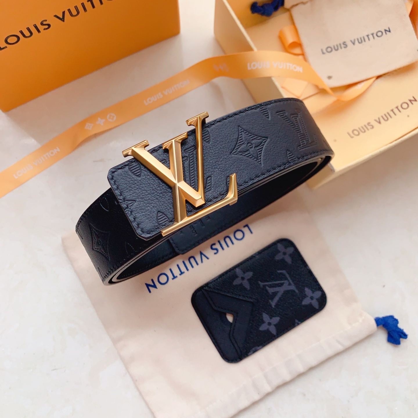 Louis Vuitton Signature Belt & Monogram Cardholder Gift Set - Image 10