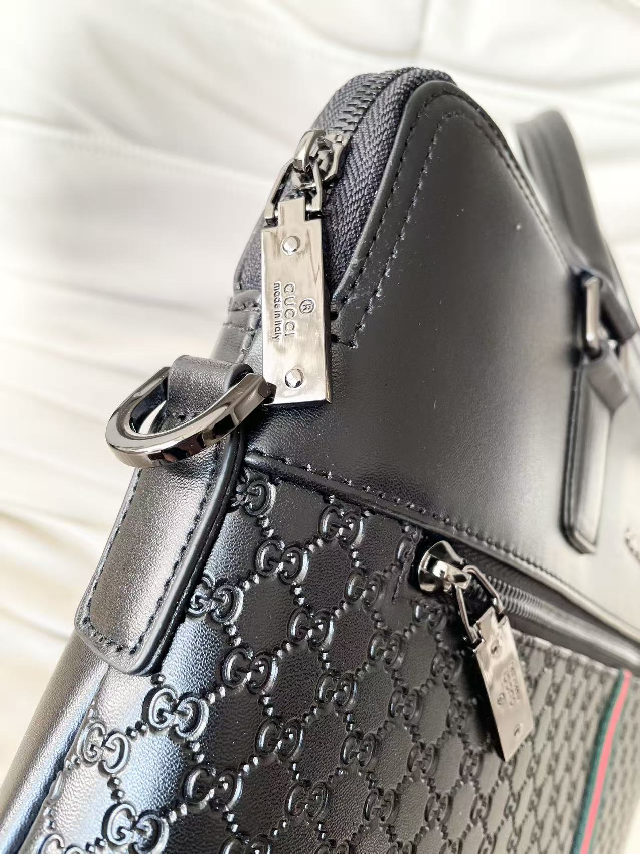 Gucci Signature Executive Briefcase - Image 3