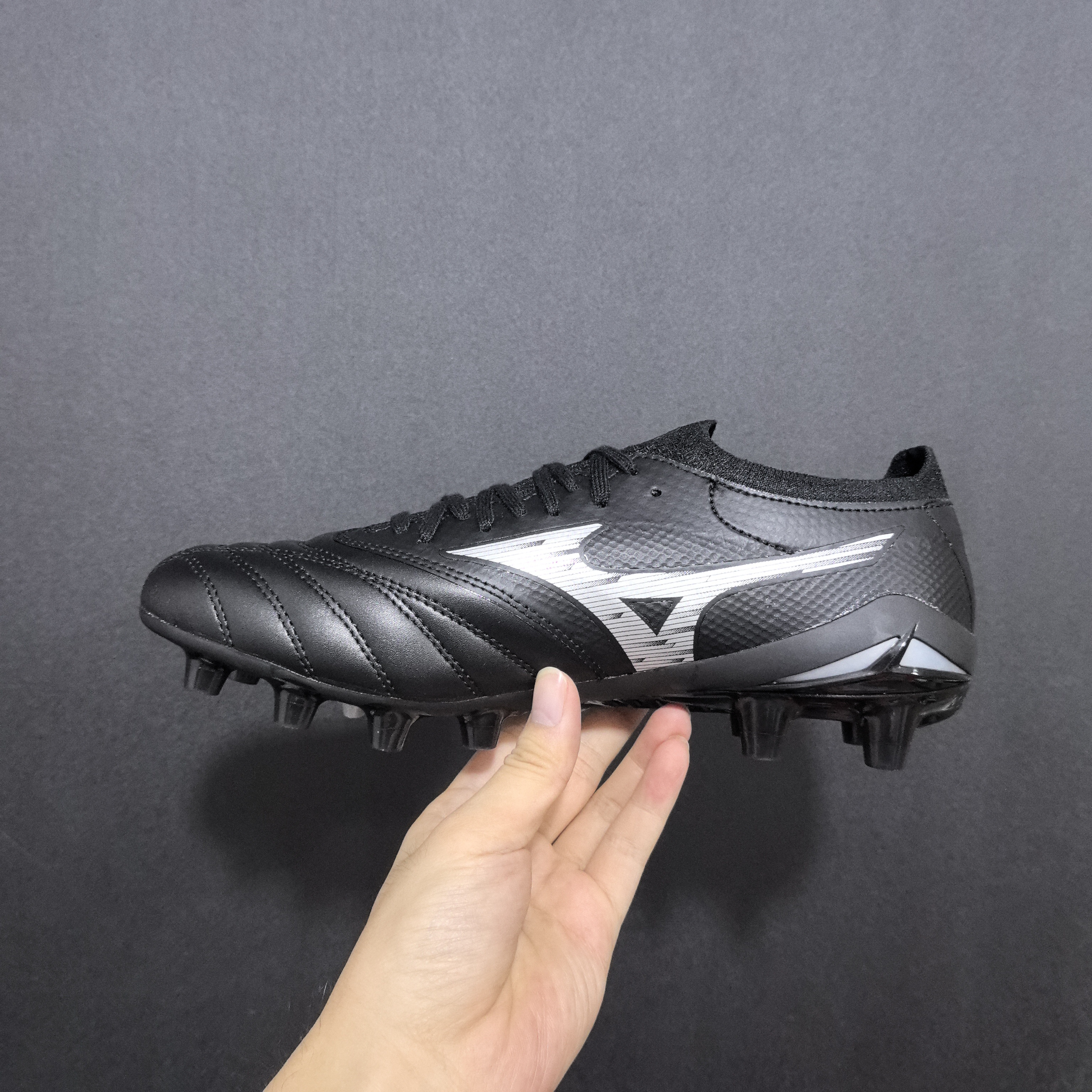 Mizuno Morelia Neo IV Beta – Premium Leather Cleats - Image 4