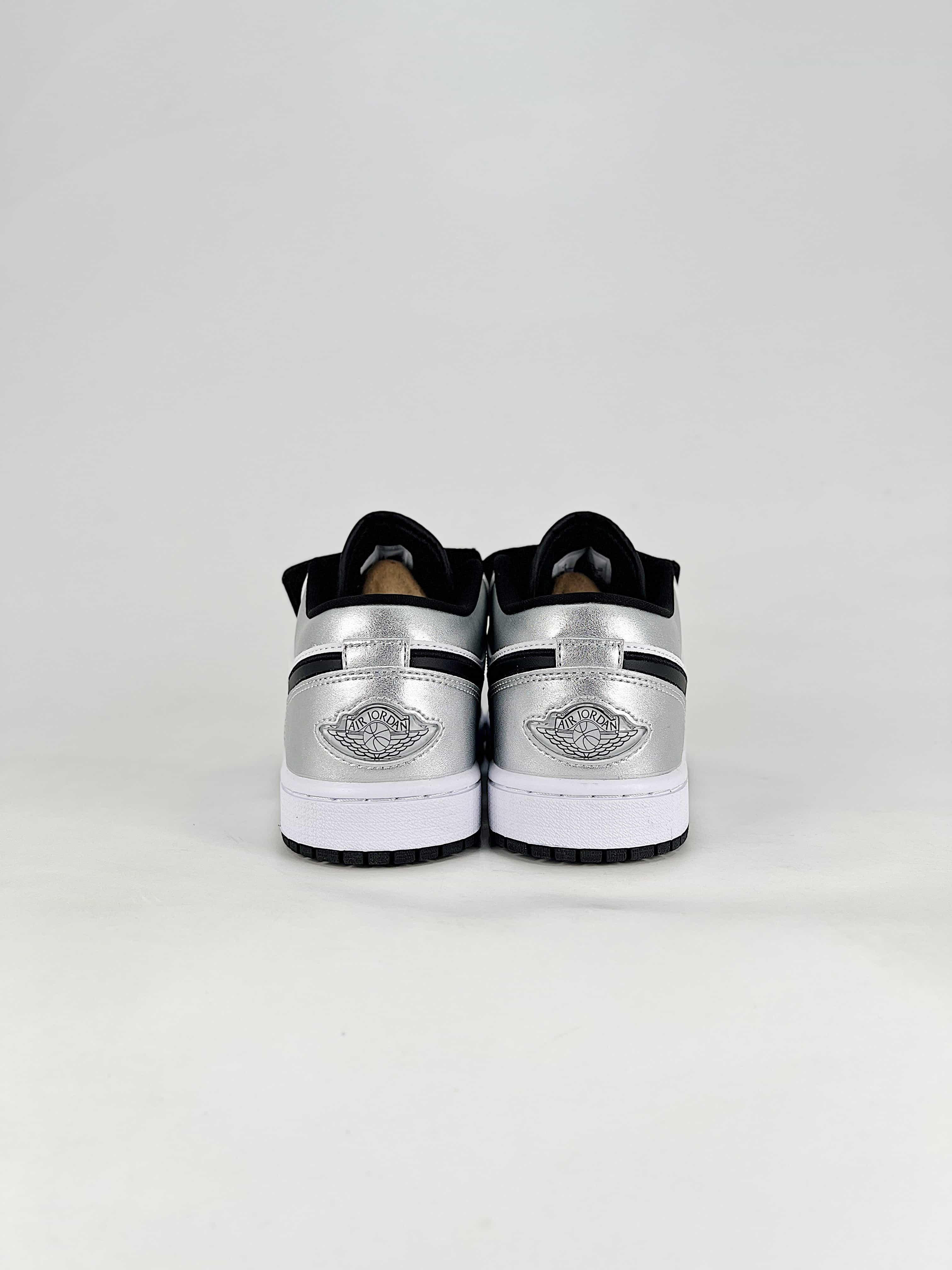Air Jordan 1 Low – Classic Retro Lifestyle Edition - Image 3