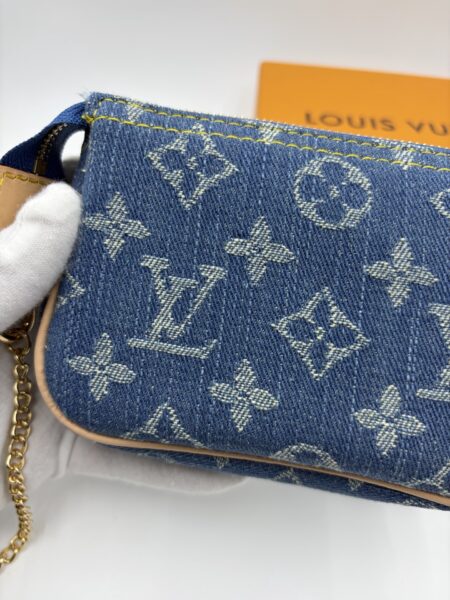 Louis Vuitton M58009