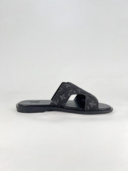 Louis Vuitton Oasis Pebbled Calfskin Mules