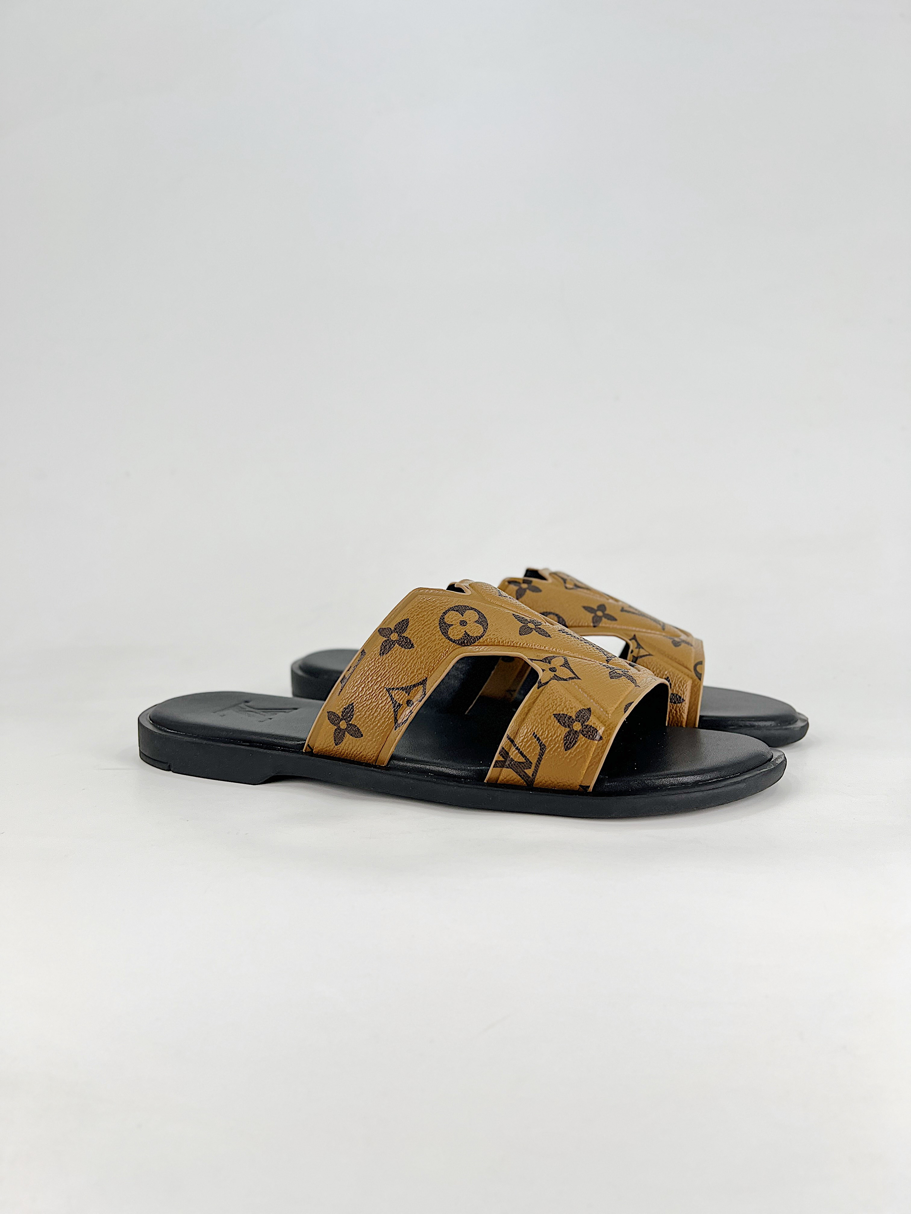Louis Vuitton Oasis Grained Calfskin Open Toe Mules - Image 3