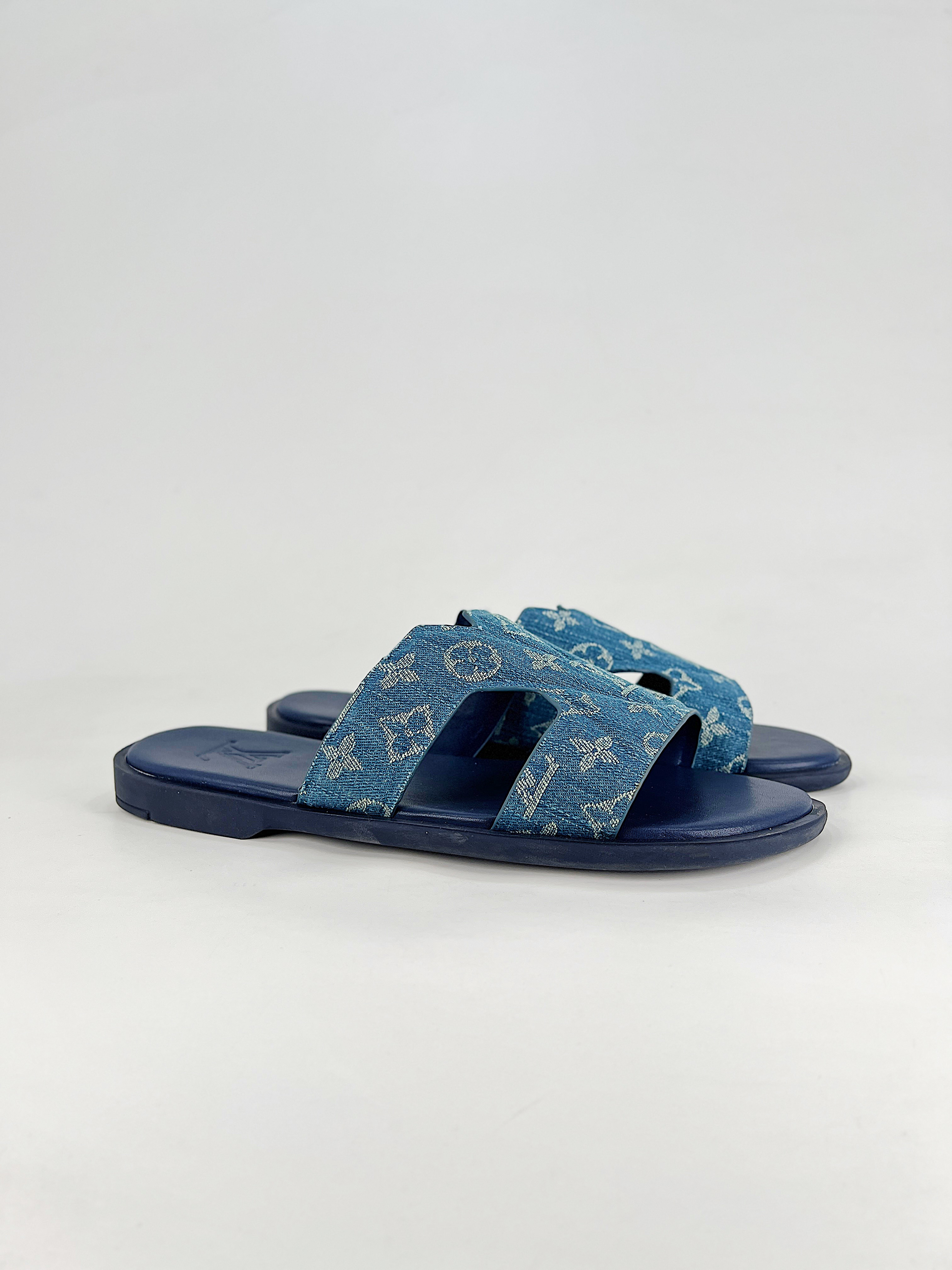 Louis Vuitton Oasis Pebbled Calfskin Open-Toe Mules - Image 3