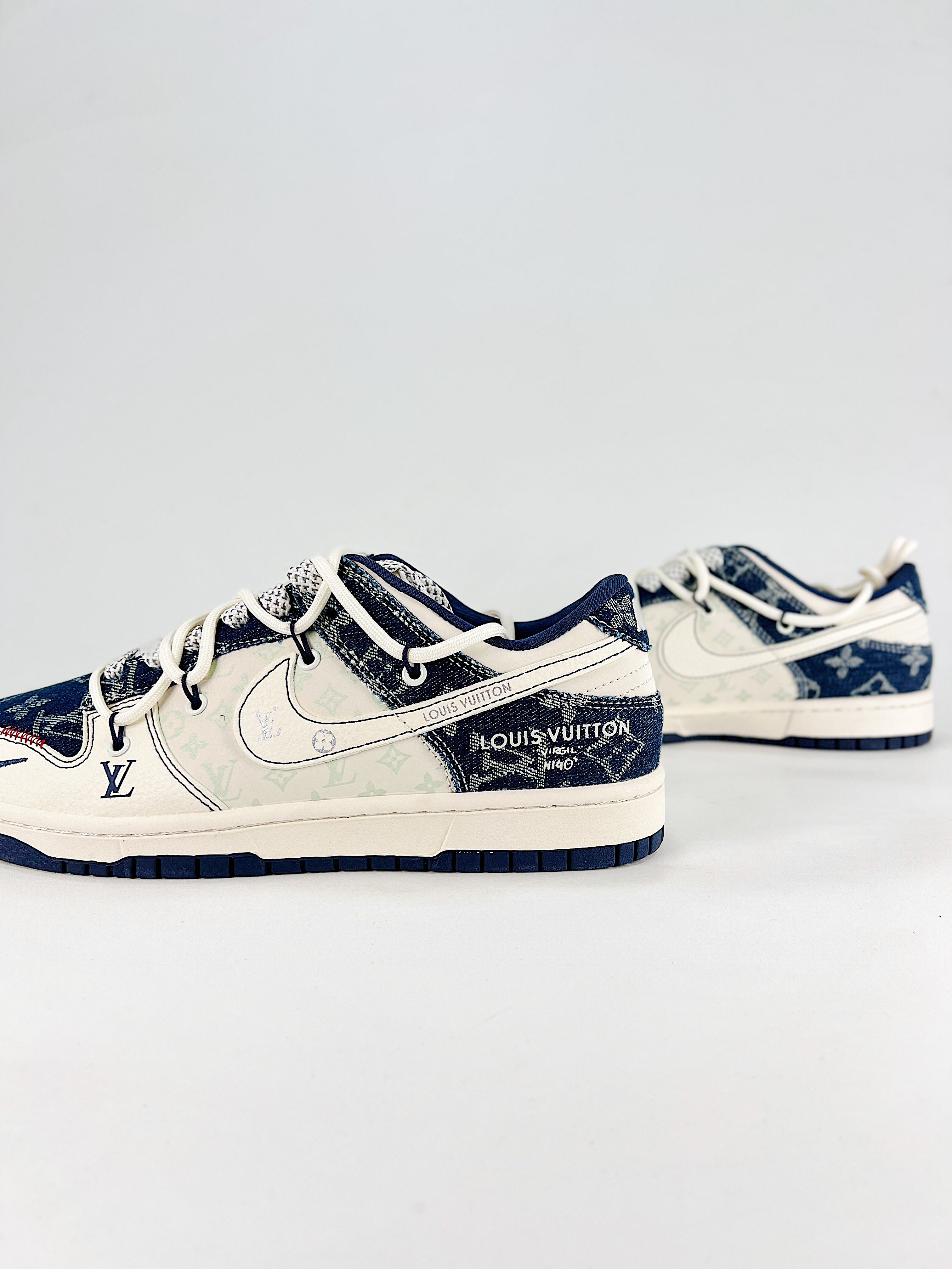 NIKE DUNK SB LOW New Colorway - Image 3
