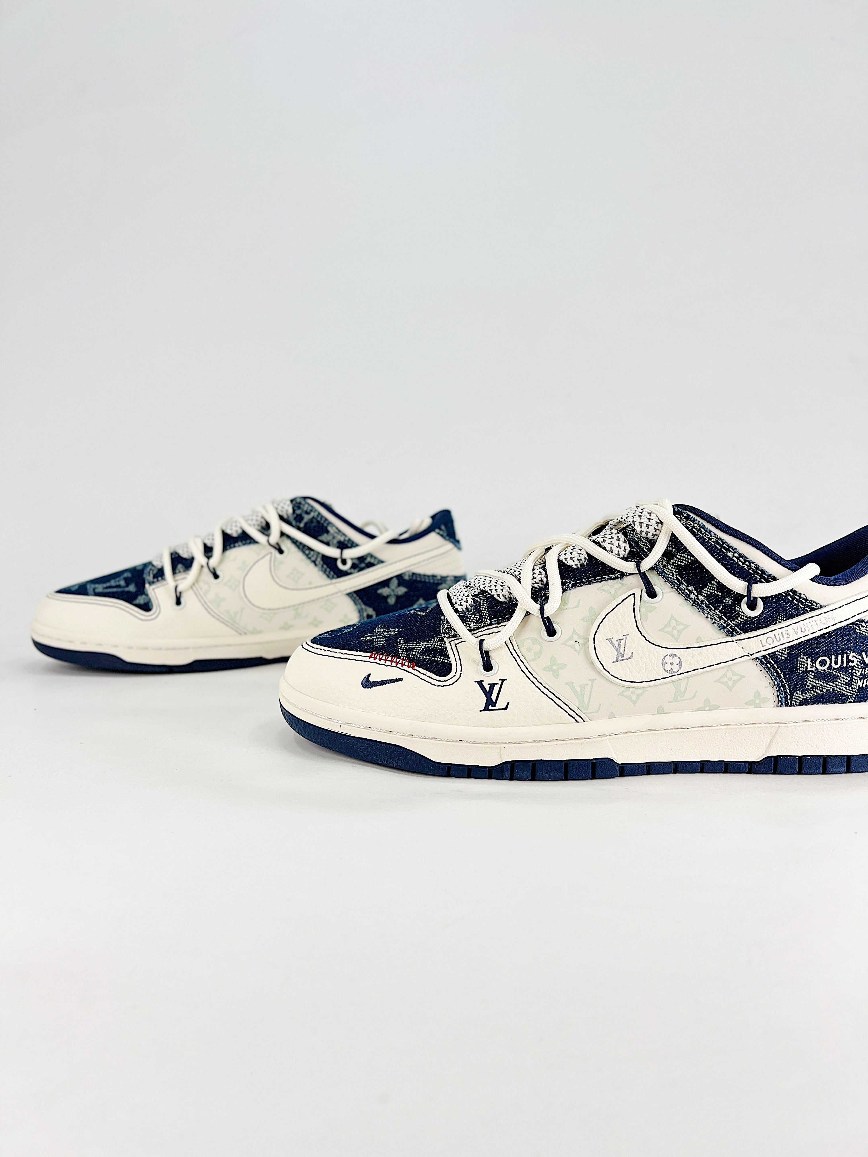 NIKE DUNK SB LOW New Colorway - Image 4