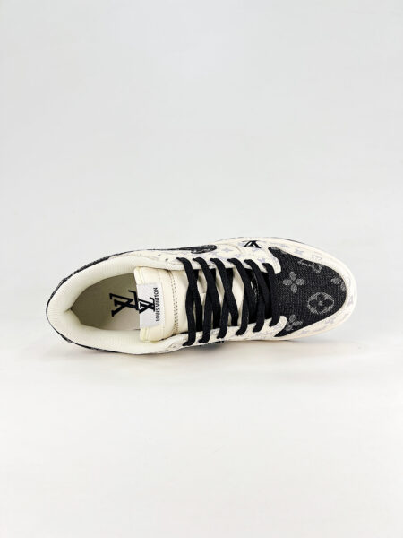 NIKE DUNK SB LOW New Colorway