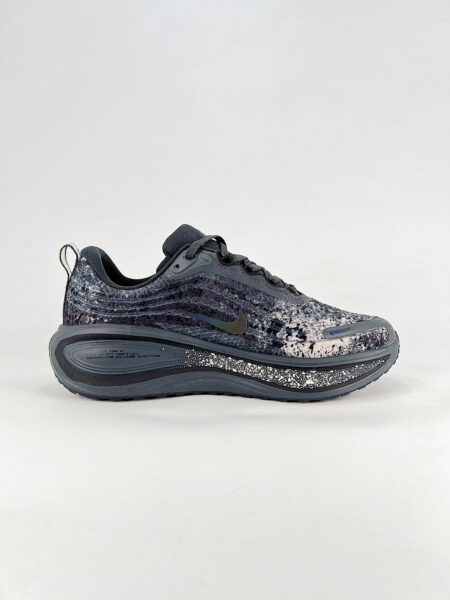 Nike VOMERO PLUS Run – Lightweight Runner