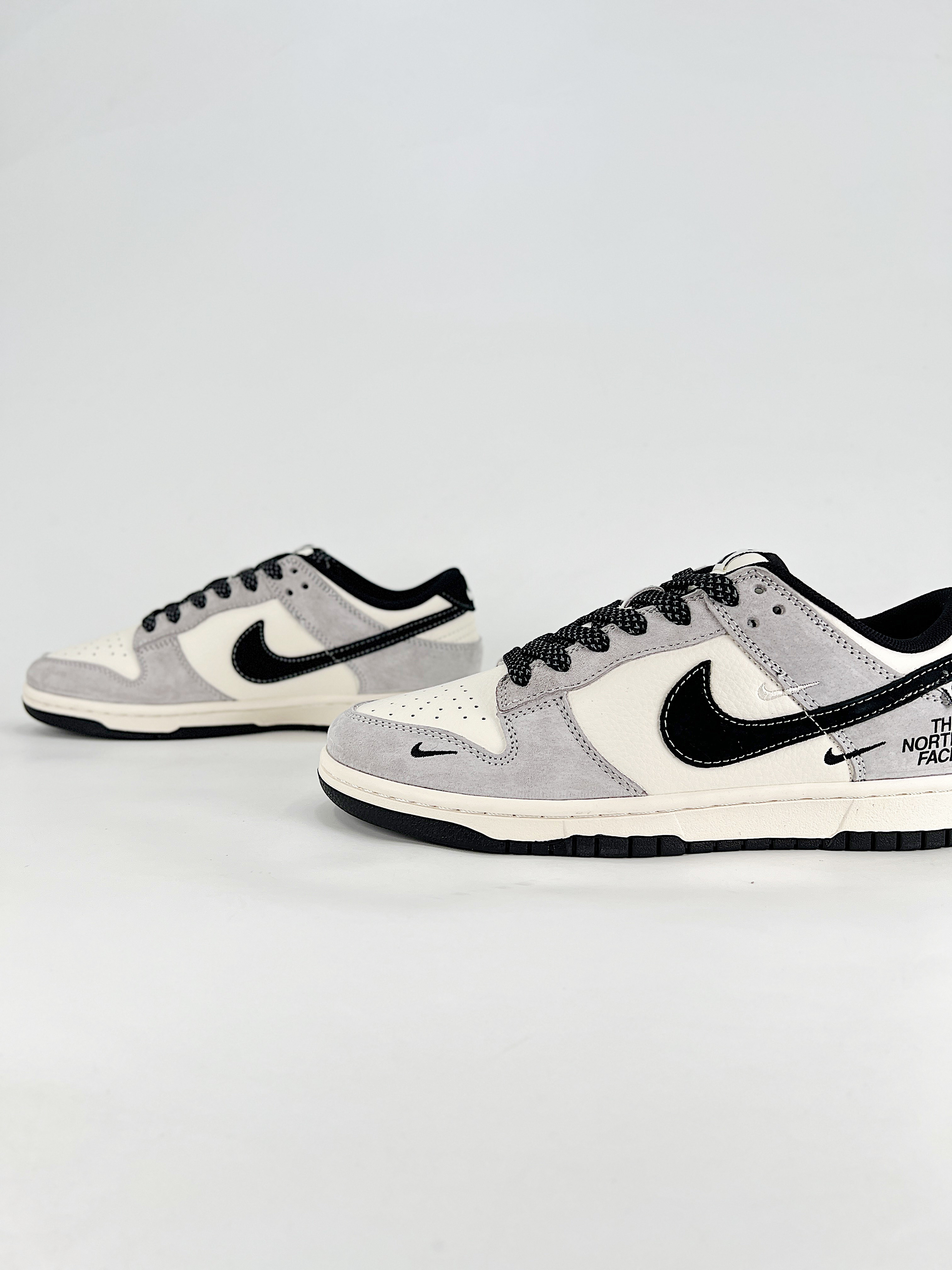 NIKE DUNK SB LOW New Colorway - Image 4